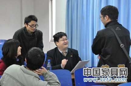 香港家具企業(yè)走進(jìn)中南林大 舉行大規(guī)模招聘會(huì) 香港家具企業(yè)走進(jìn)中南林大 舉行大規(guī)模招聘會(huì)