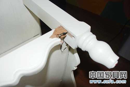 花了近2000元買回的茶幾，運回家卻發(fā)現(xiàn)“破了相”