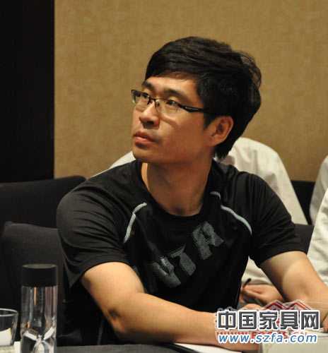 深圳大學(xué)家具設(shè)計(jì)研究所所長(zhǎng) 唐開軍教授 深圳大學(xué)家具設(shè)計(jì)研究所所長(zhǎng) 唐開軍教授