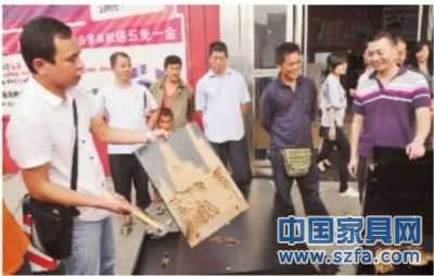 左右布藝沙發(fā)長沙店實木茶幾竟是紙做？