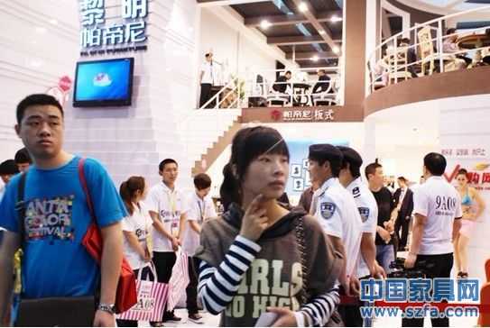 帕帝尼展會(huì)現(xiàn)場人潮如織