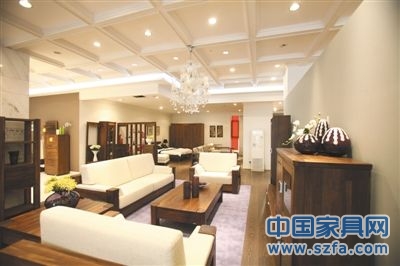 業(yè)內(nèi)人士認(rèn)為，實(shí)木家具的價(jià)值應(yīng)體現(xiàn)在材料和加工工藝的結(jié)合上。